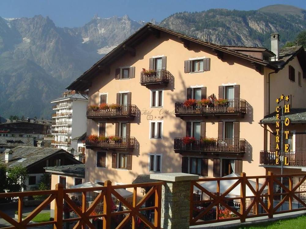 Centrale Hotel Courmayeur Exterior foto