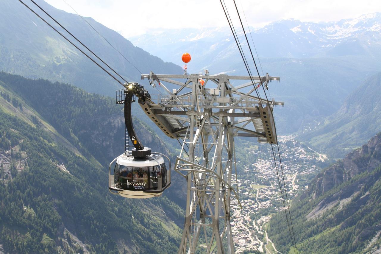 Centrale Hotel Courmayeur Exterior foto