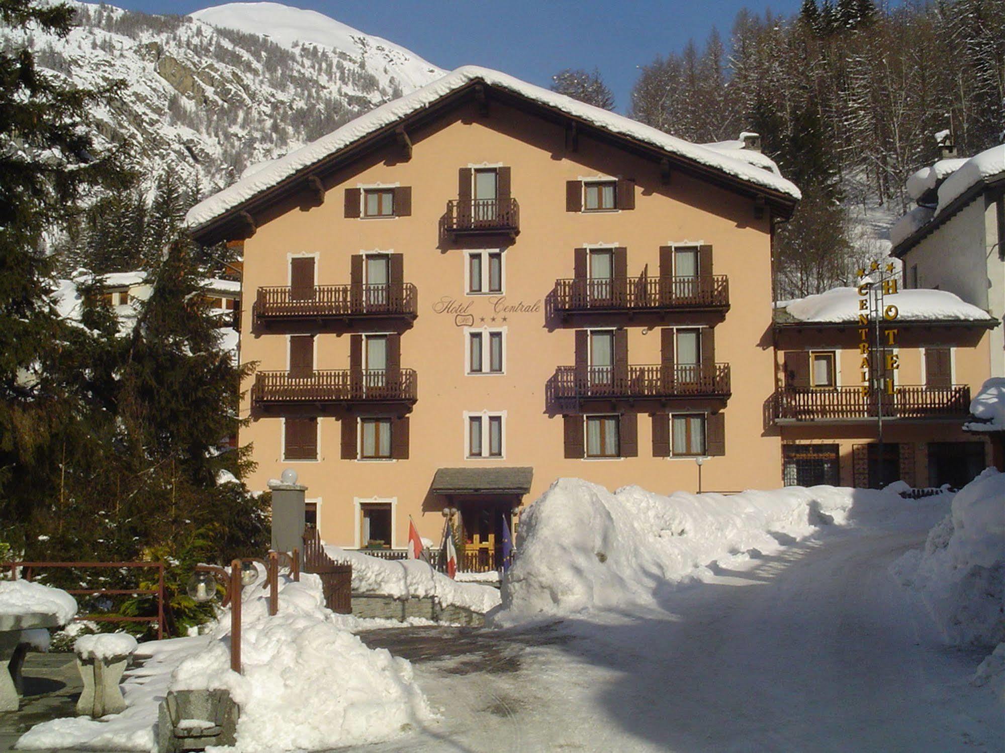 Centrale Hotel Courmayeur Exterior foto